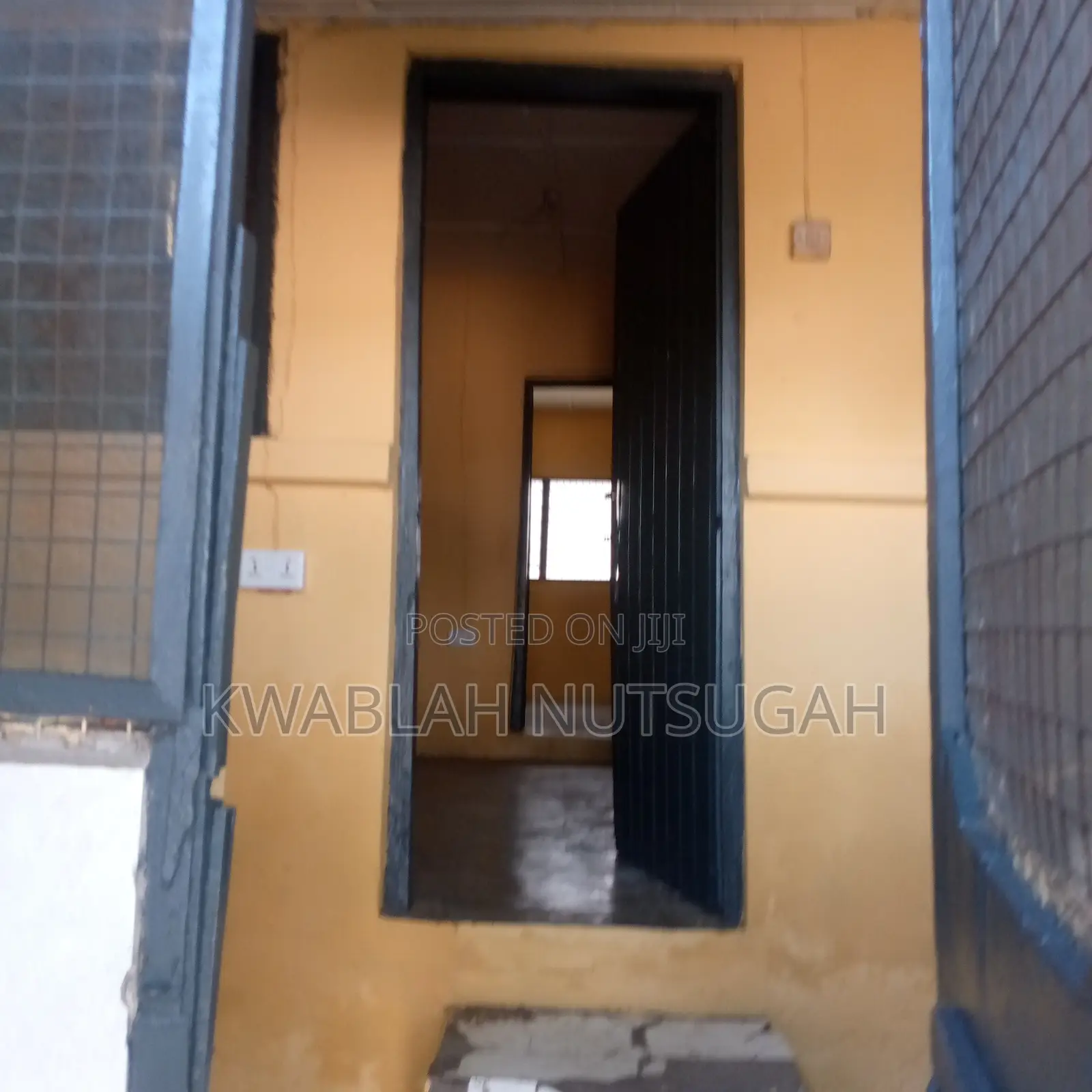 1bdrm Room & Parlour in Market for rent