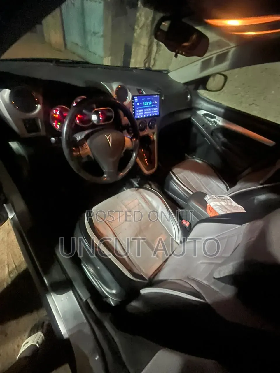 Pontiac Vibe 2010 Silver