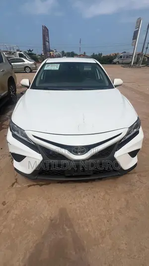 Toyota Camry 2020 White