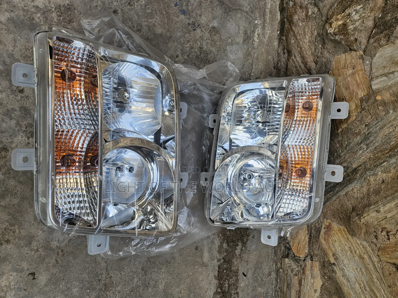 Hyundai Trago HD270 Truck Headlight