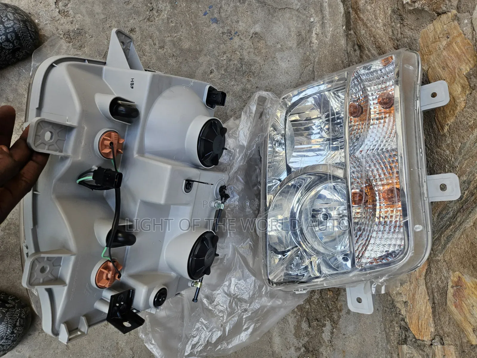 Hyundai Trago HD270 Truck Headlight