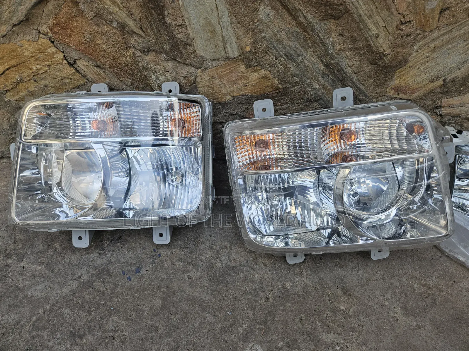 Hyundai Trago HD270 Truck Headlight