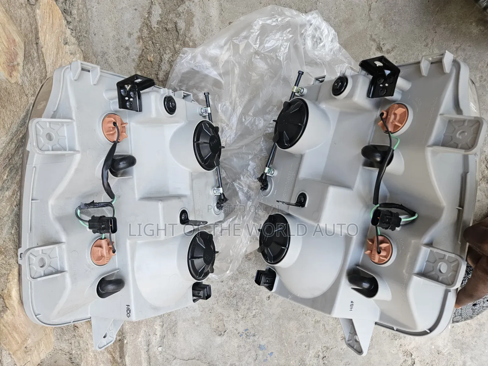 Hyundai Trago HD270 Truck Headlight