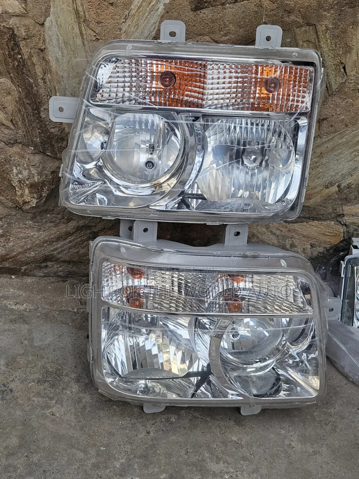 Hyundai Trago HD270 Truck Headlight