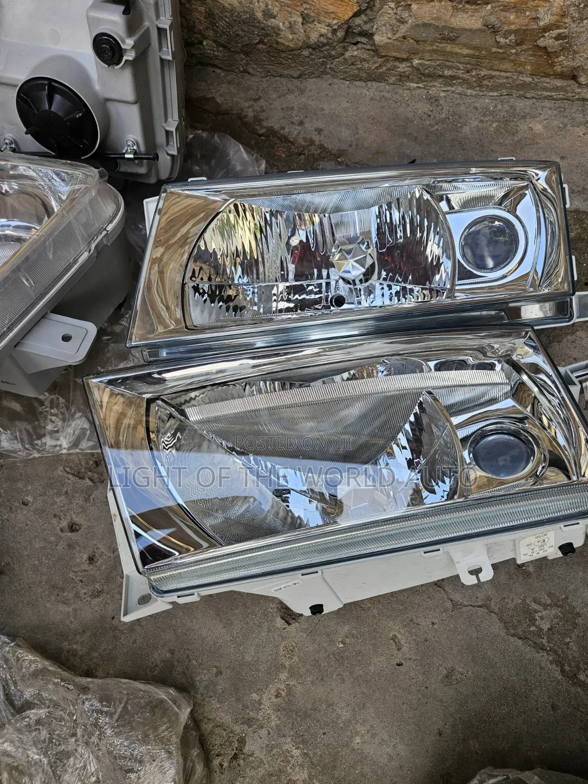 Skoda Octavia Headlight Available