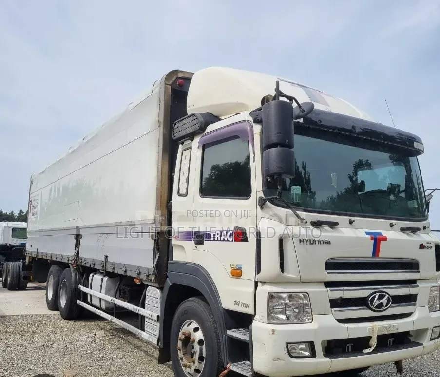 Hyundai Trago HD270 Truck Headlight