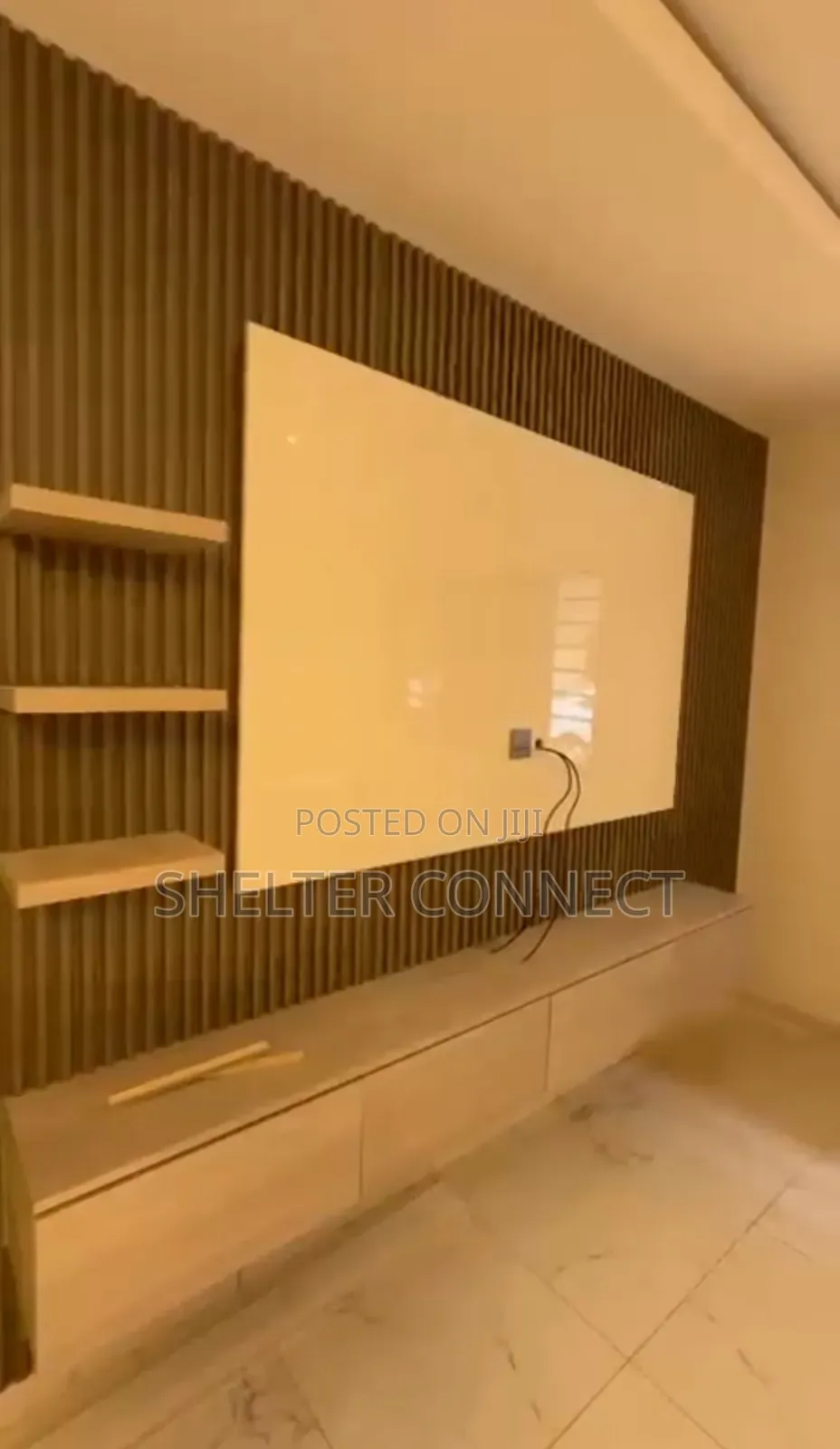 4bdrm Townhouse / Terrace in Adenta, SDA Area for rent