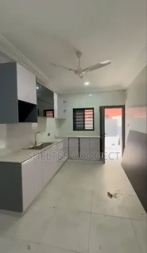 4bdrm Townhouse / Terrace in Adenta, SDA Area for rent