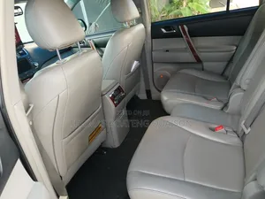 Toyota Highlander Limited 3.5l 4WD 2013 Gray