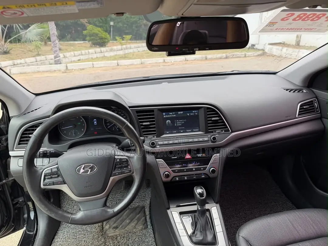 Hyundai Avante 2018 Black