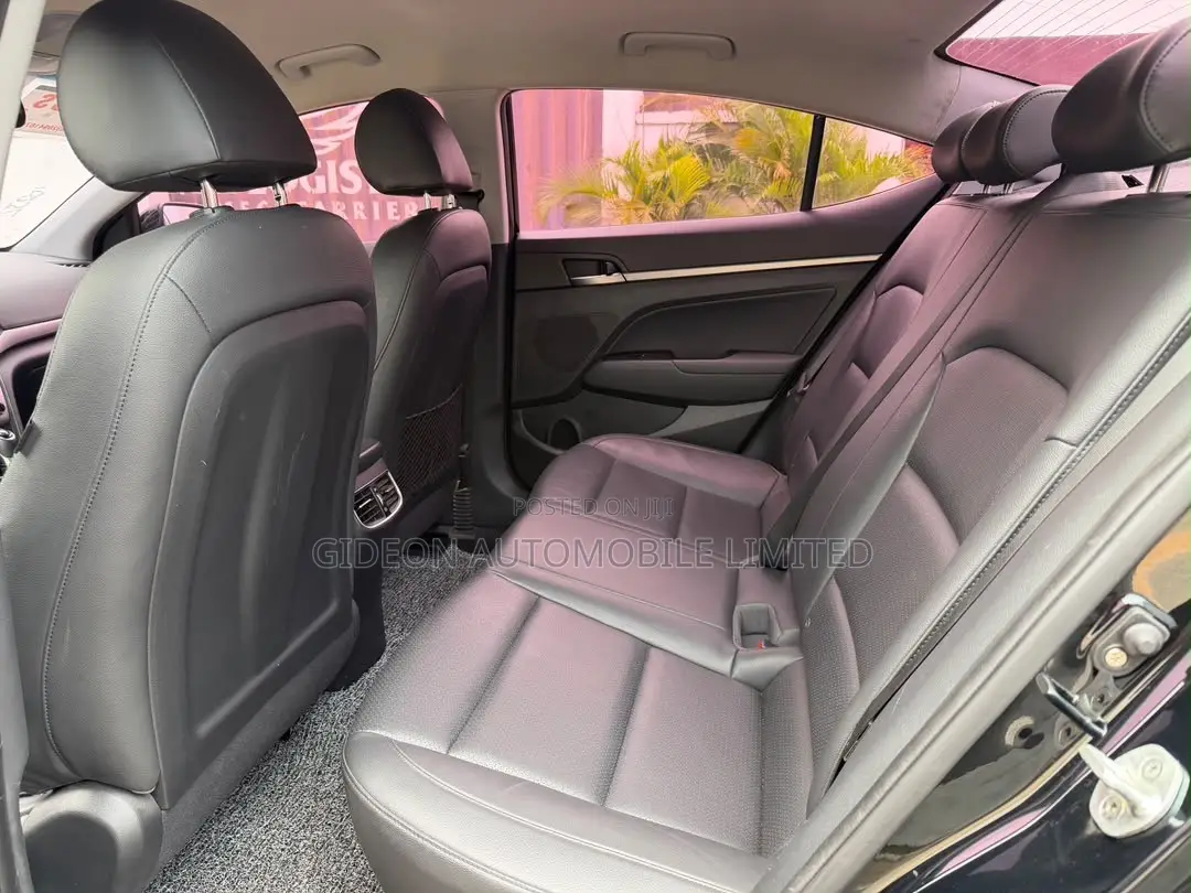 Hyundai Avante 2018 Black