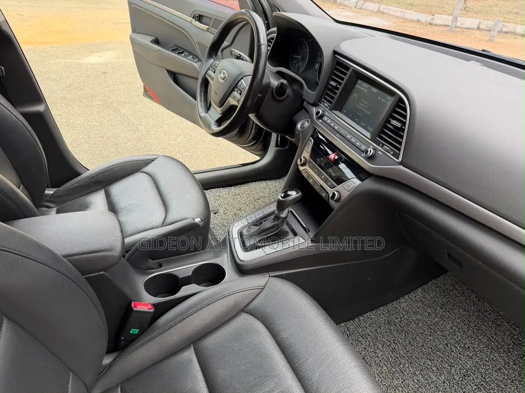 Hyundai Avante 2018 Black