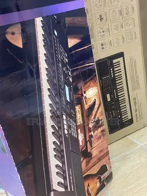 Yamaha PSR E W425 Keyboard