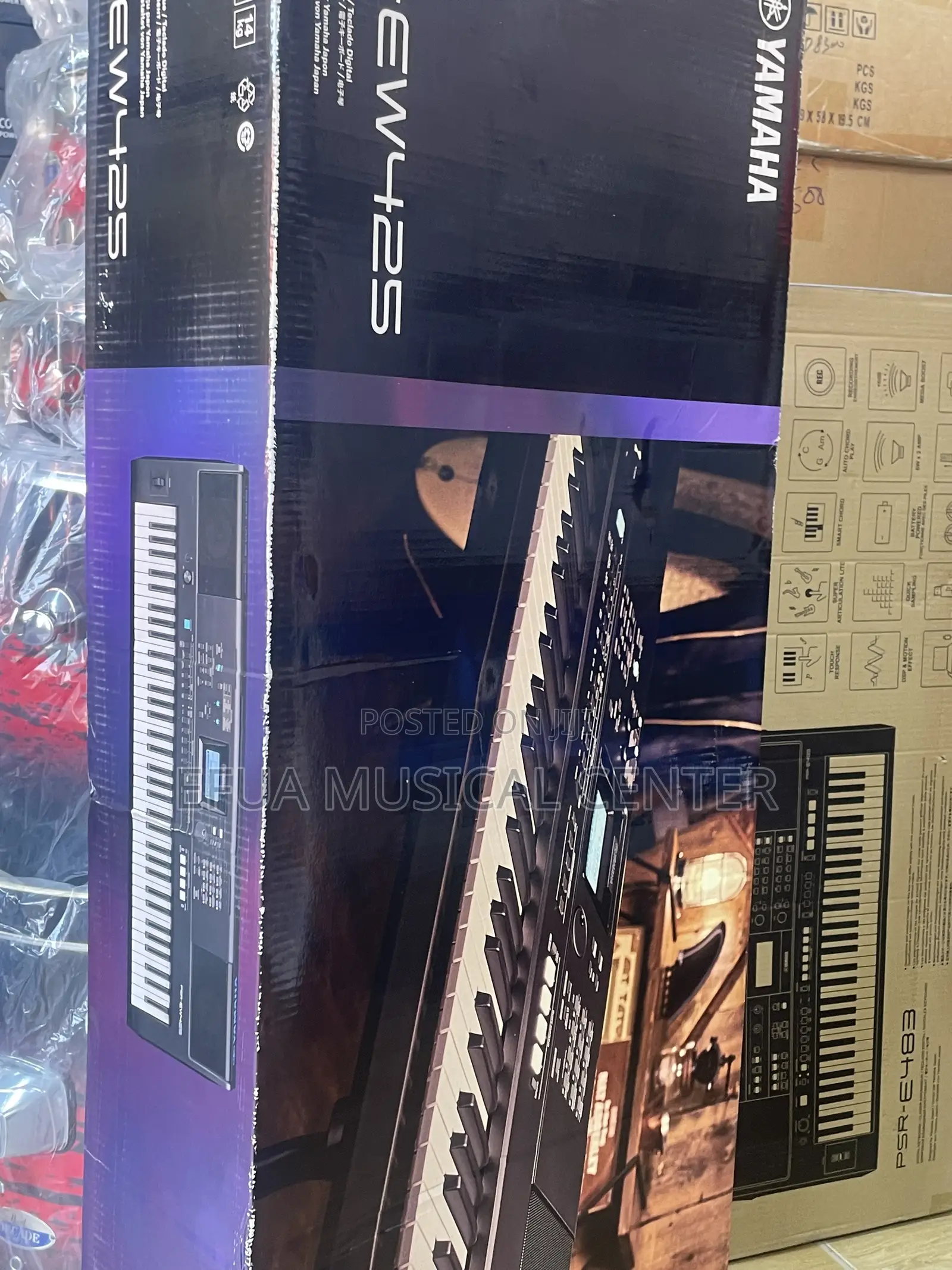 Yamaha PSR E W425 Keyboard