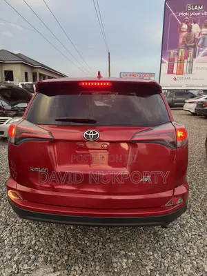Toyota RAV4 2017 Red