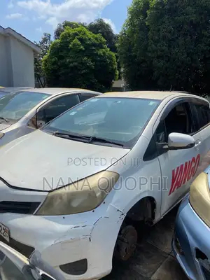Toyota Vitz 2012 White