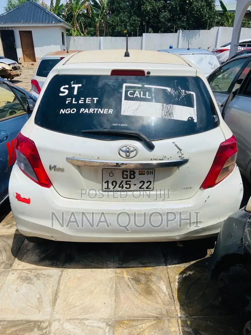 Toyota Vitz 2012 White