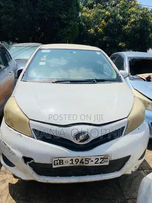 Toyota Vitz 2012 White