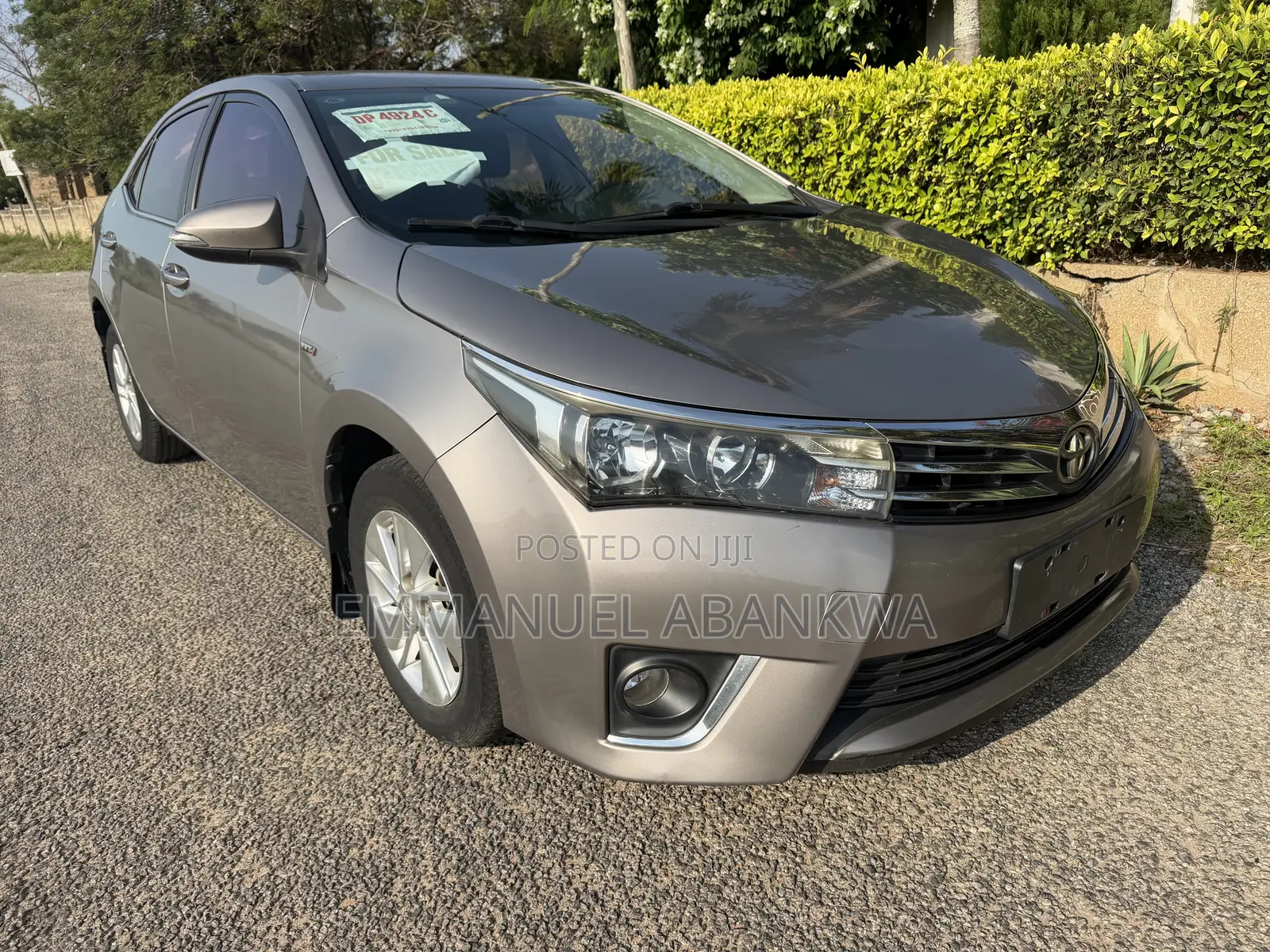 Toyota Corolla 2016 Brown