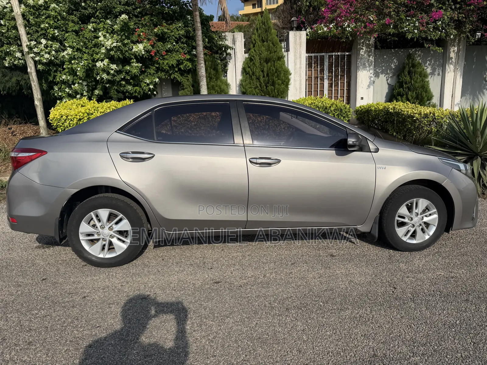 Toyota Corolla 2016 Brown