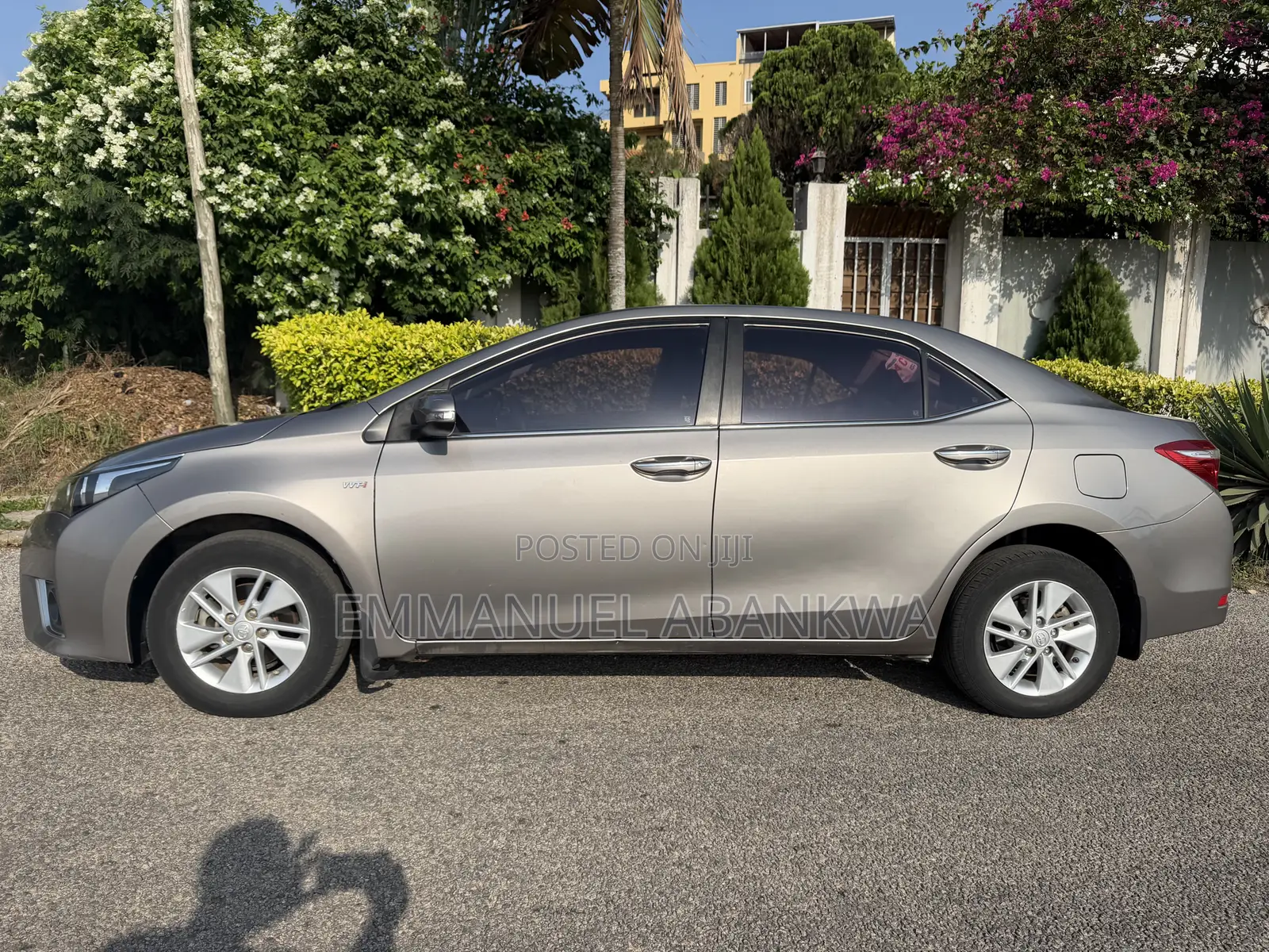 Toyota Corolla 2016 Brown