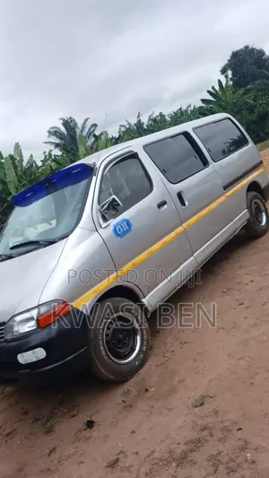 Toyota HiAce 2004 Grey