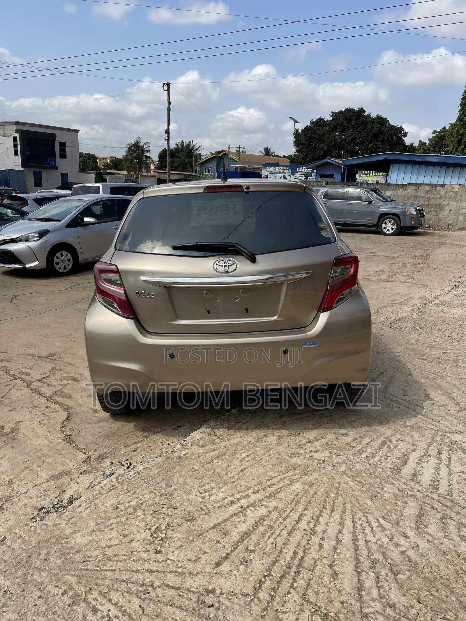 Toyota Vitz 1.3 FWD 5dr 2015 Gold