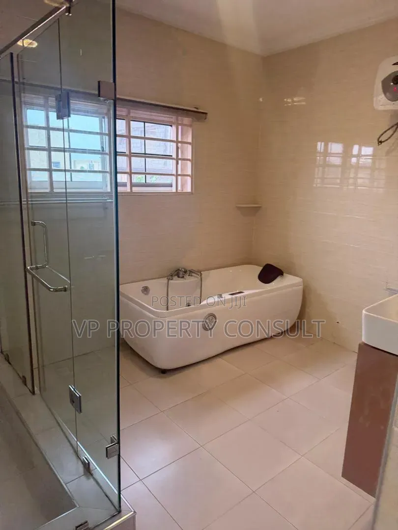 4bdrm House in Oyarifa Mall Area for rent