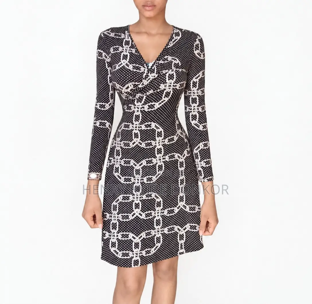 Ladies Black & White Chain Print v-Neck Bodycon Dress - Size S`