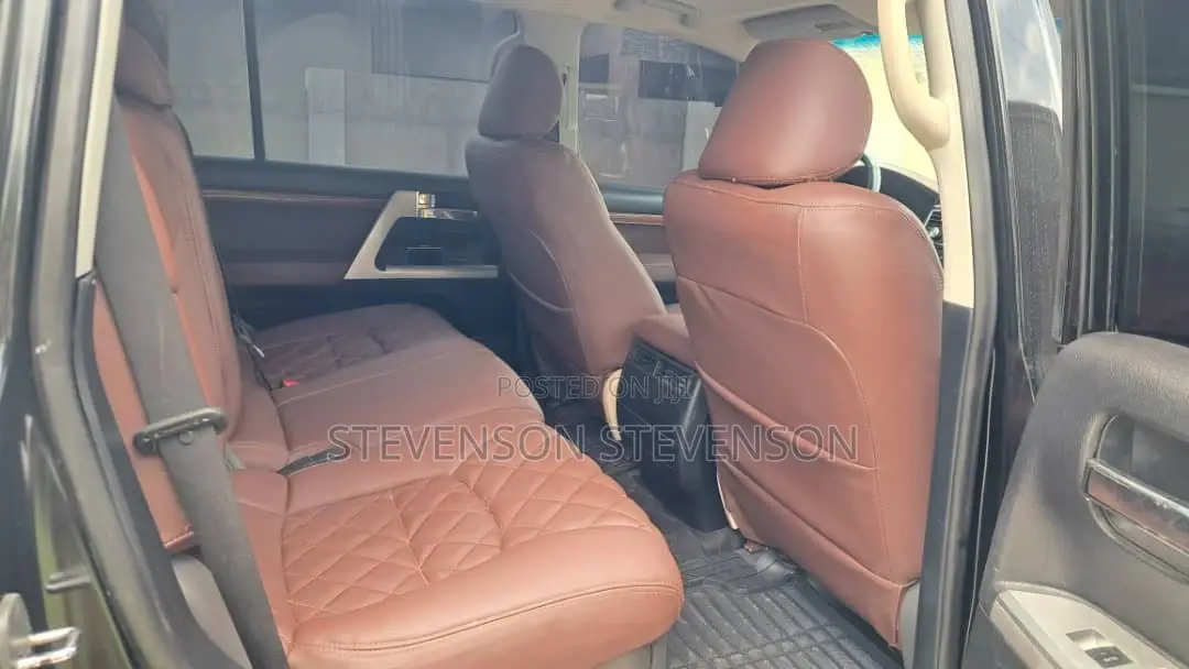 Toyota Land Cruiser 2012 Black