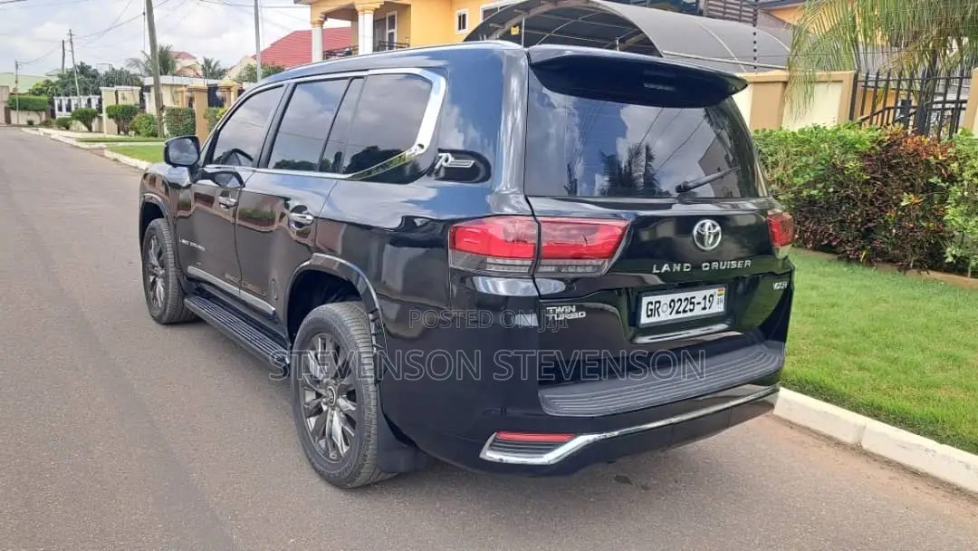 Toyota Land Cruiser 2012 Black