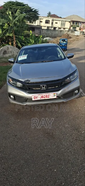 Honda Civic EX Hatchback 2019 Silver