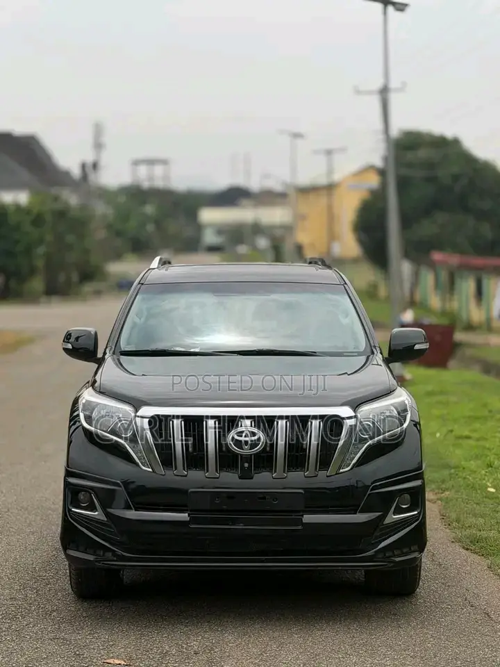 Toyota Land Cruiser Prado 2017 Black