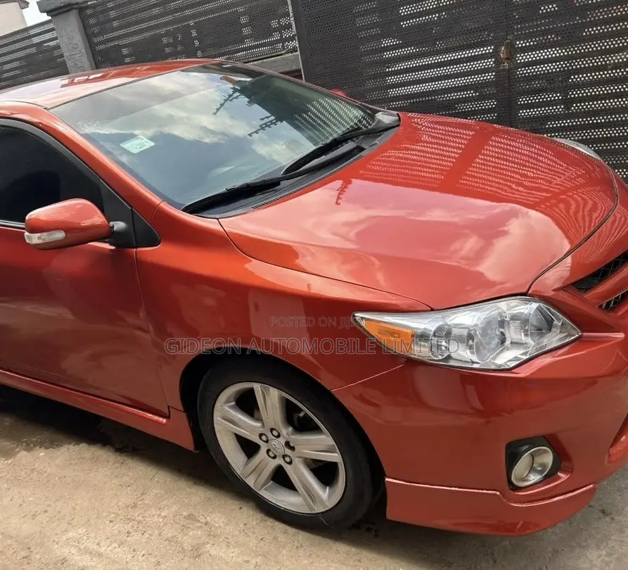 Toyota Corolla S 4dr Sedan (1.8L 4cyl 4A) 2013 Orange