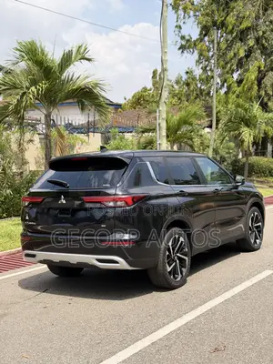 Mitsubishi Outlander SE 2022 Black