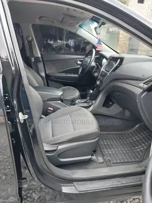 Hyundai Santa Fe GLS 4dr SUV AWD (3.3L 6cyl 6A) 2015 Black