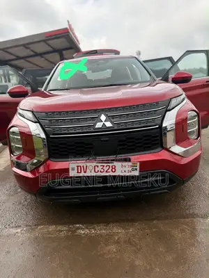 Mitsubishi Outlander 2023 Red