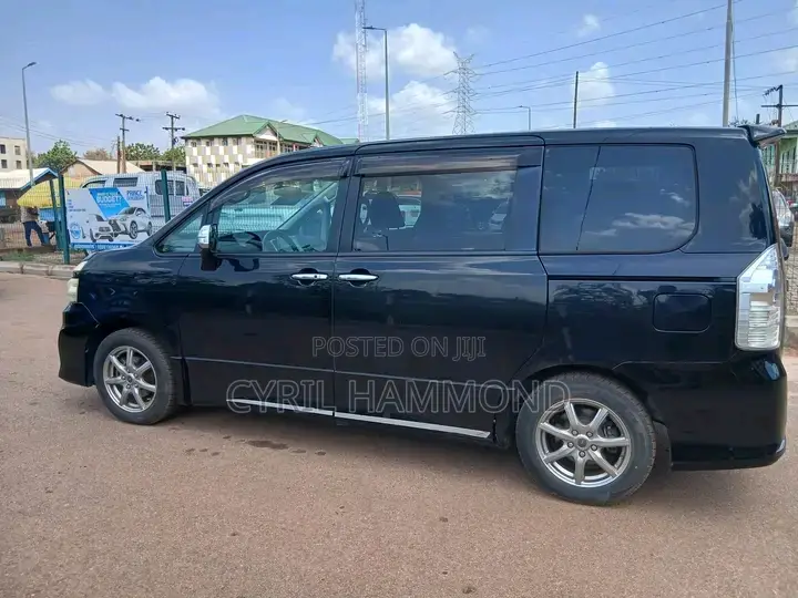 Toyota Voxy 2012 Black
