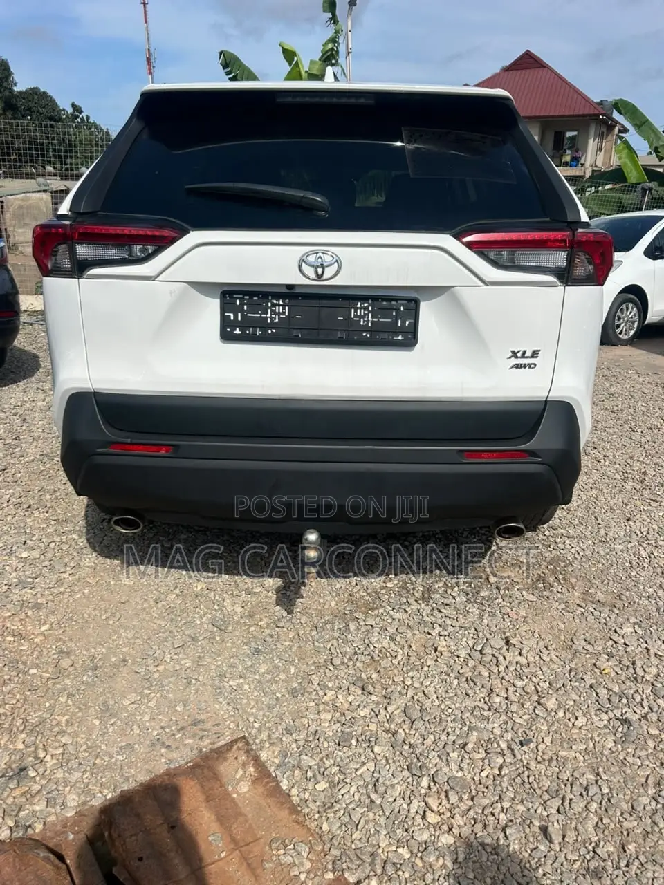 Toyota RAV4 XLE 2021 White