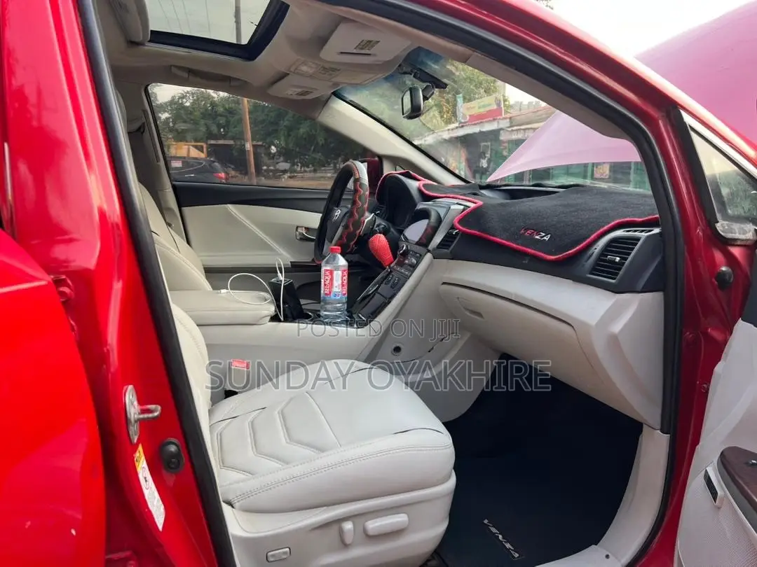 Toyota Venza Limited AWD V6 2013 Red