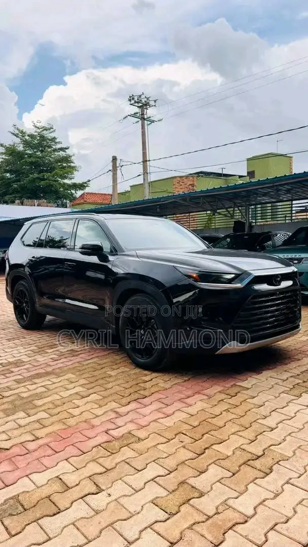 Toyota Highlander 2024 Black