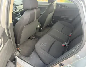 Honda Civic EX Hatchback 2019 Silver