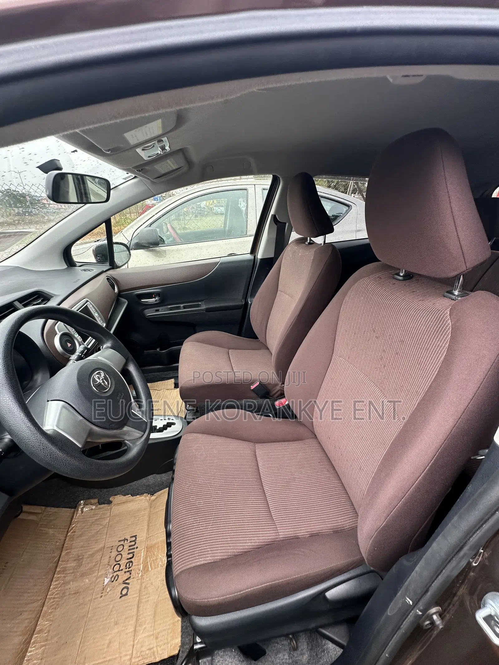 Toyota Vitz 1.3 AWD 5dr 2014 Brown