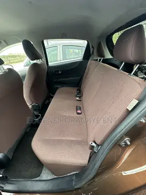 Toyota Vitz 1.3 AWD 5dr 2014 Brown