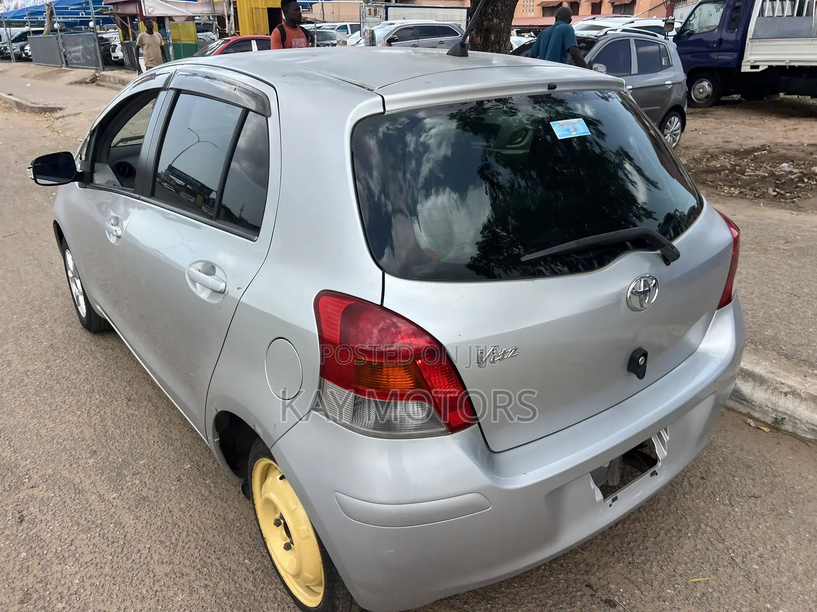 Toyota Vitz 1.3 FWD 5dr 2010 Gray