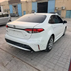 Toyota Corolla LE 2020 White