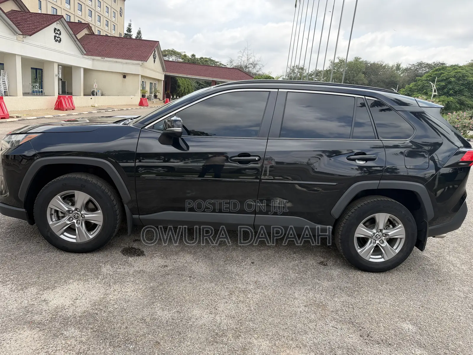 Toyota RAV4 XLE AWD 2023 Black