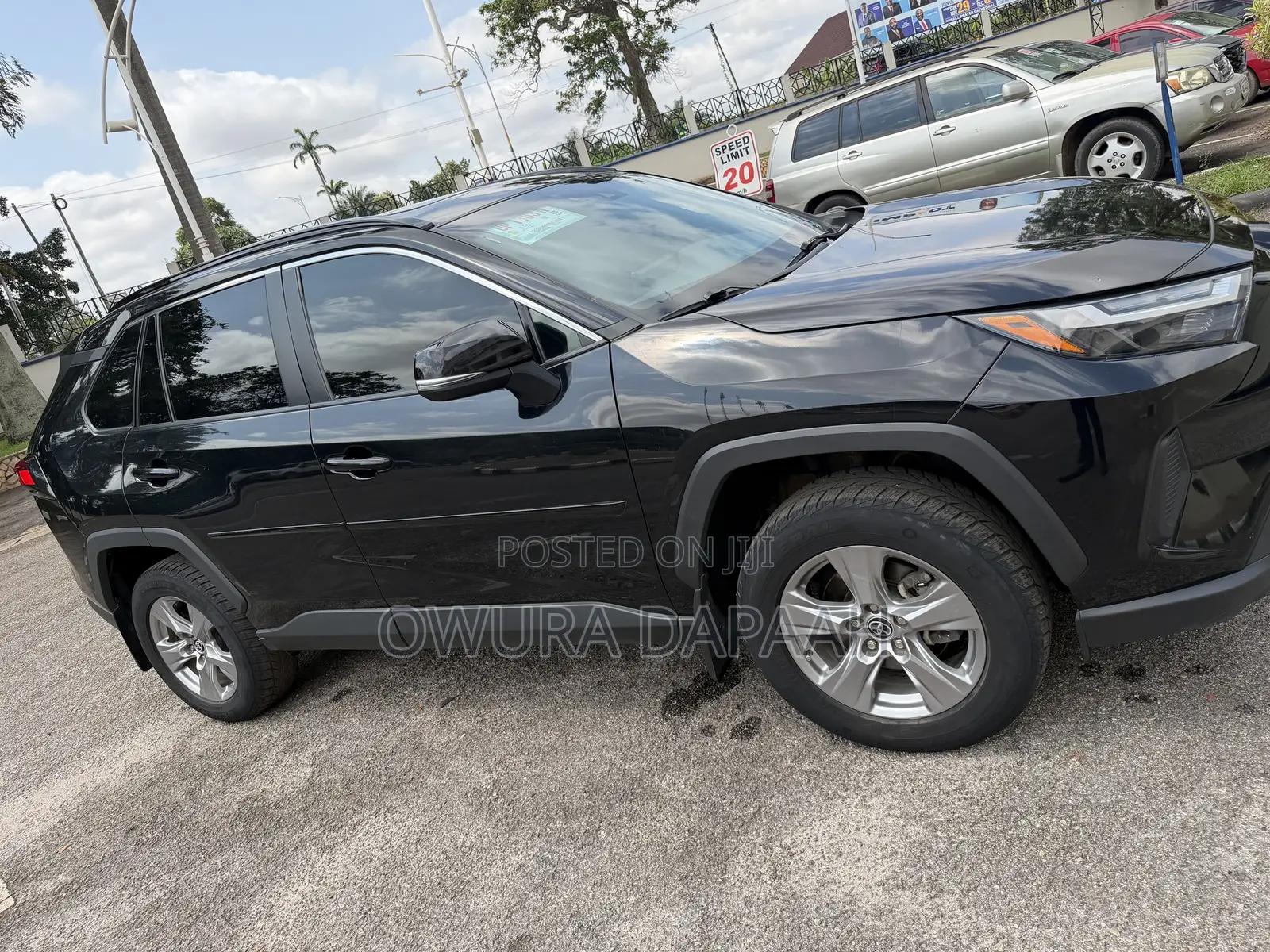 Toyota RAV4 XLE AWD 2023 Black
