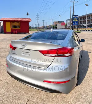 Hyundai Elantra 2017 Silver