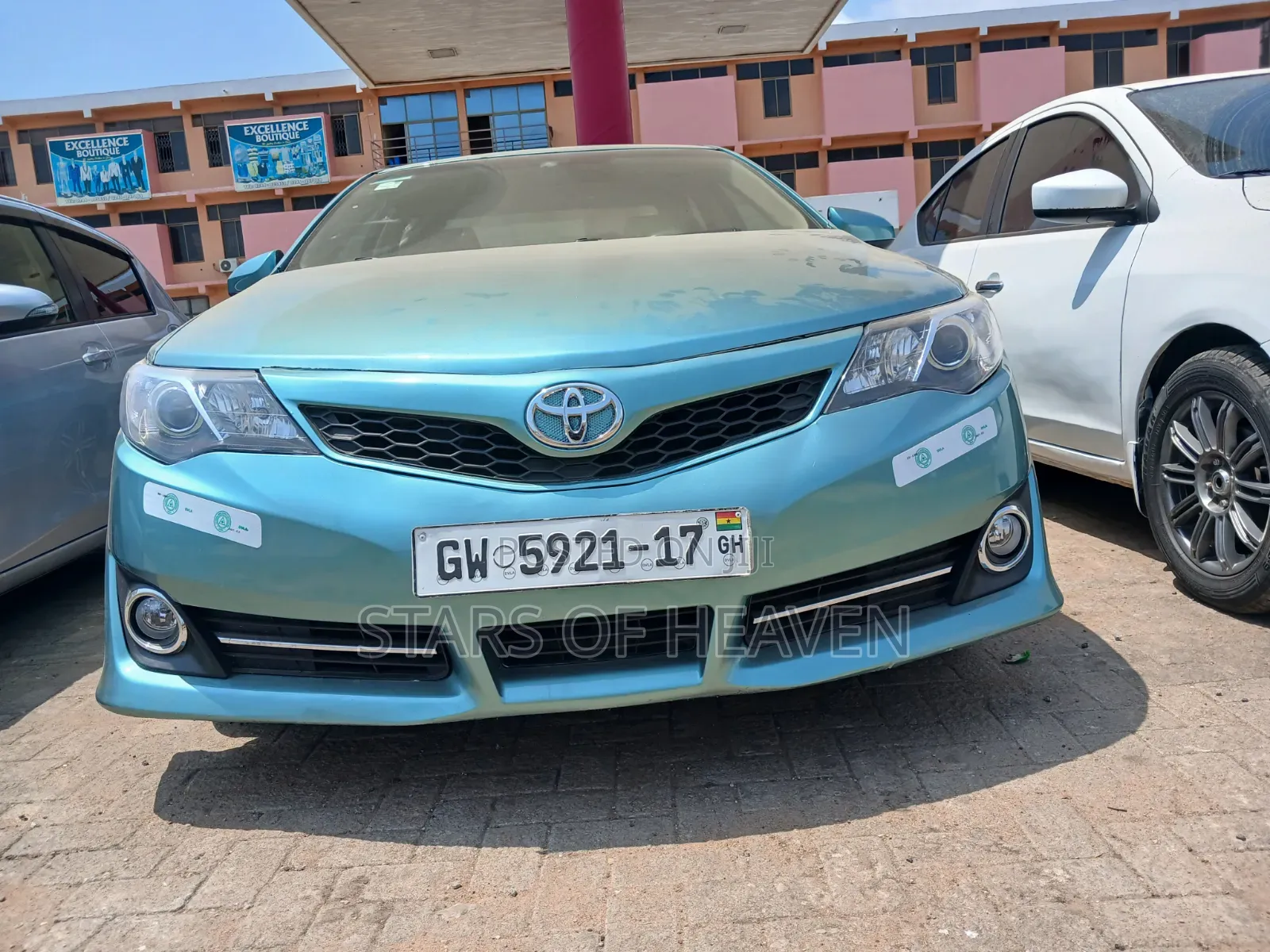 Toyota Camry LE 4dr Sedan w/Prod. End 11/13 (2.5L 4cyl 6A) 2014 Green